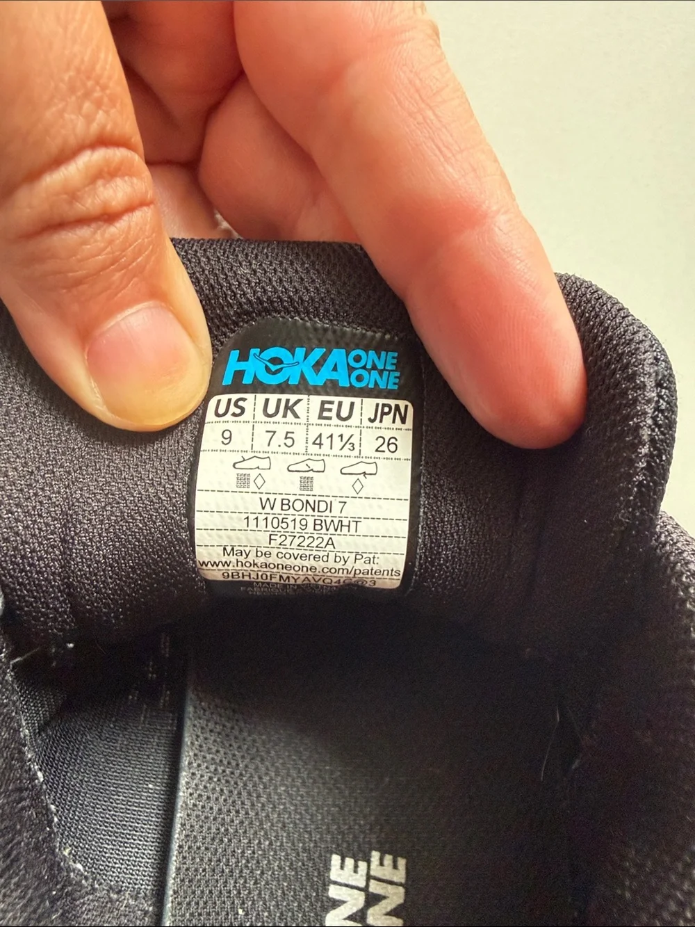 Hoka One One Bondi 7 Running Sneakers, Size 9 Woman’s